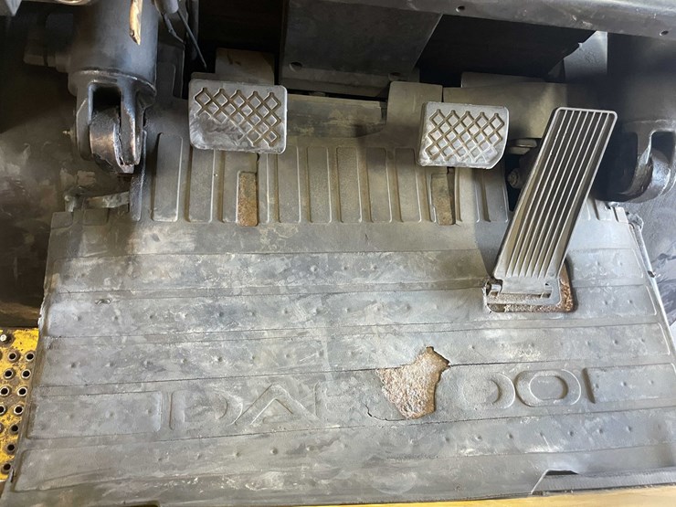 #1630-•-daewoo-forklift-(e)-image-11