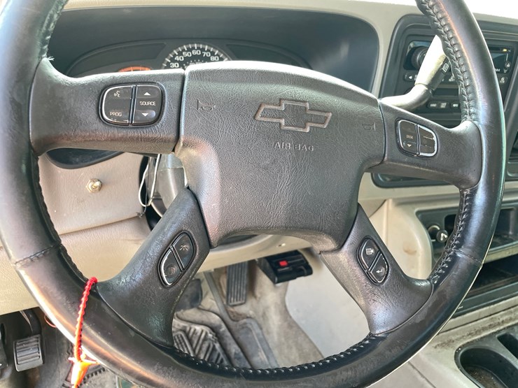 2003-chevrolet-silverado-3500-image-21