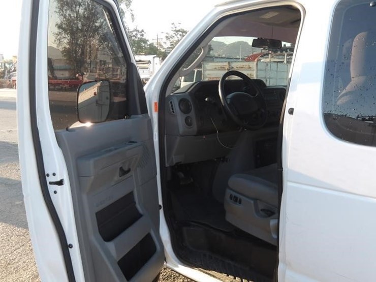 2009-ford-e350-image-14