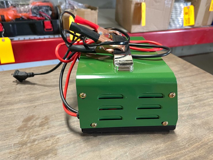 #8545-•-automatic-smart-battery-charger-(cw)-image-2