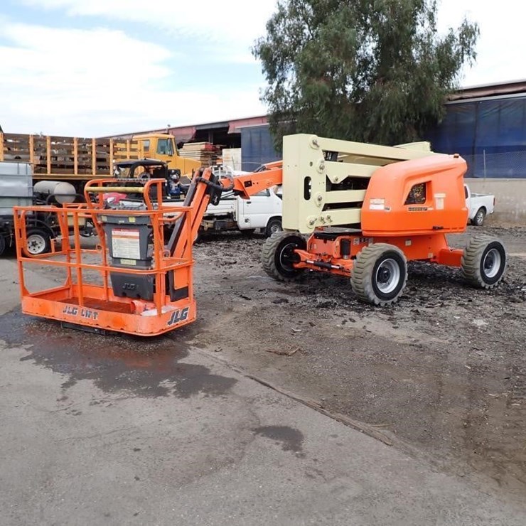 2018 JLG 450AJ