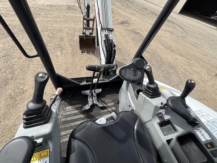 2020-bobcat-e35-image-29
