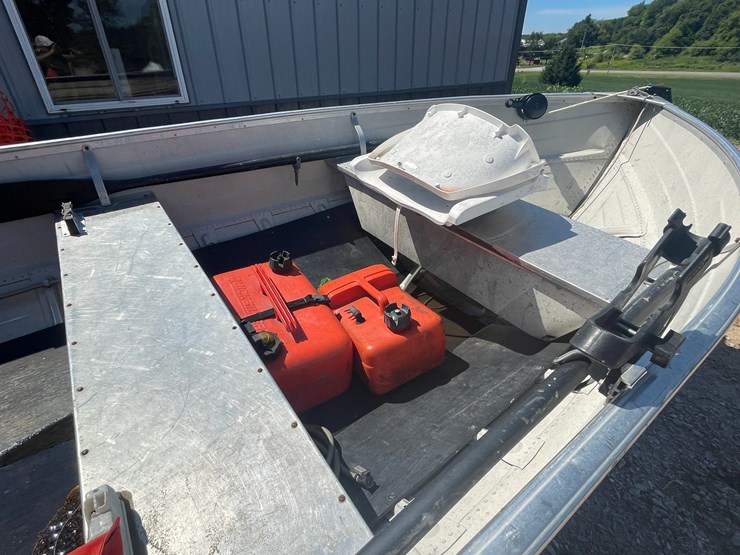 #2450-•-mirro-craft-13'-6"-fishing-boat-with-trailer-(no-title)-image-23