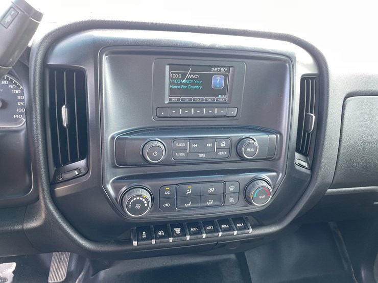 #1602-•-2022-chevrolet-6500hd-crew-cab-with-16'-flatbed-(has-wi-title)-(of)-image-23