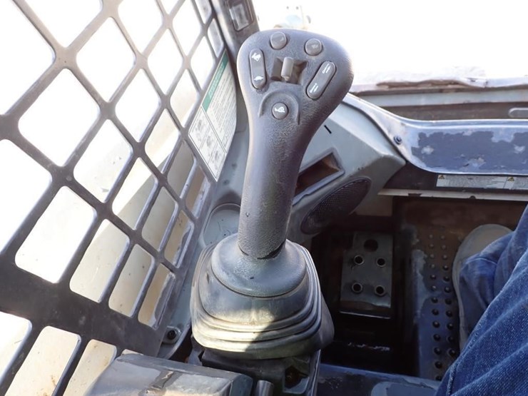 2019-bobcat-t450-image-21