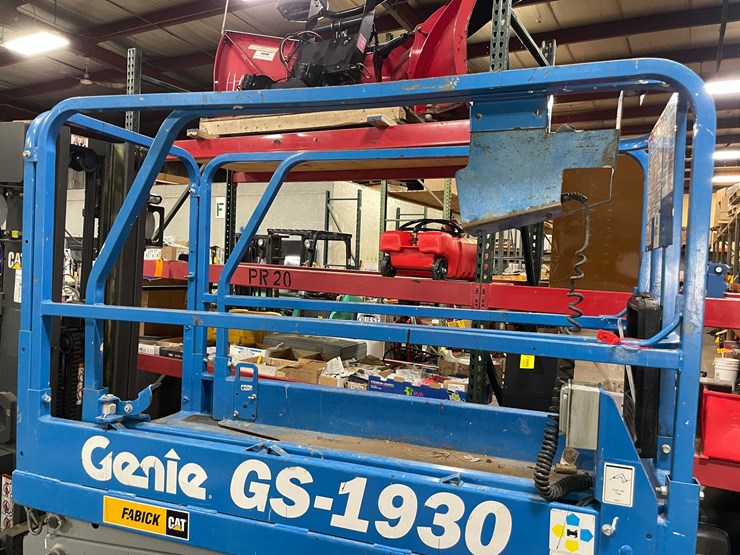 #1629-•-genie-lift-gs-1930-(g)-image-2