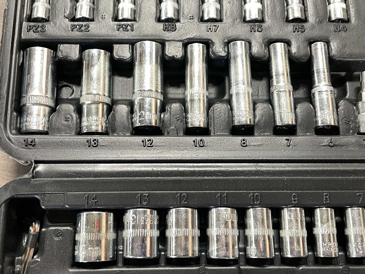#8586-•-54-piece-socket-set-(cw)-image-8
