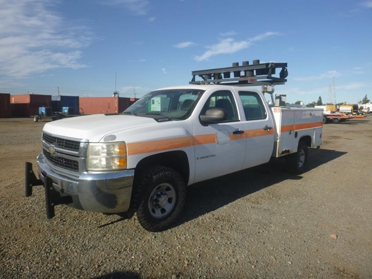 2009-chevrolet-3500hd-image-1