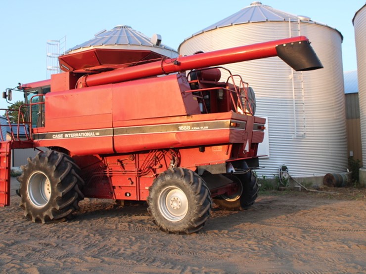 case-ih-1688-image-5