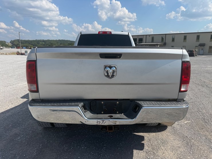 2011-dodge-ram-3500-image-5
