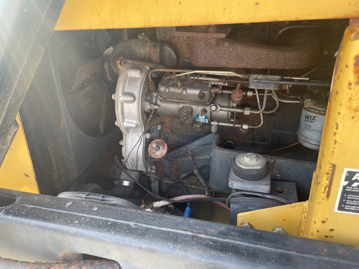 new-holland-l785-image-61