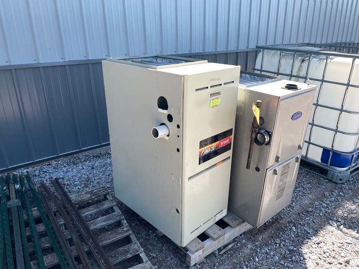 #2476-•-carrier-and-bryant-plus-90-furnaces-image-3