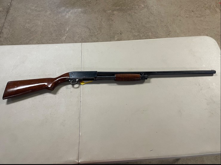 #3058-•-ithaca-model-37-featherweight,-12-ga.-shotgun,-sn:-727442-image-1