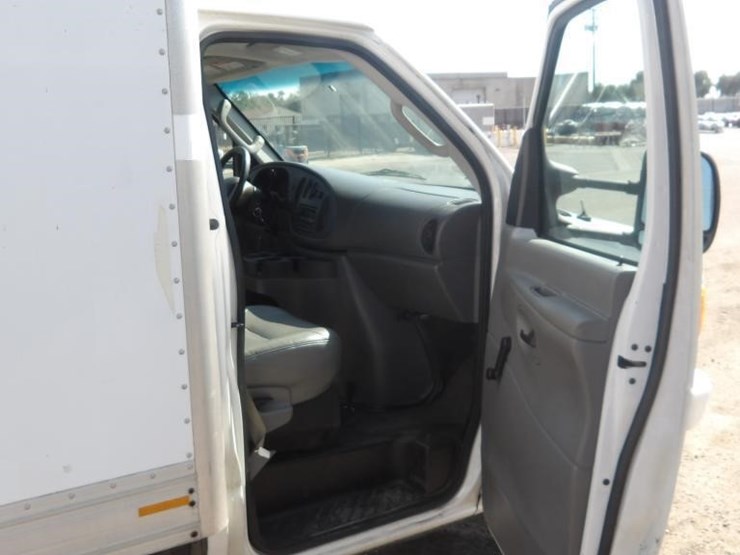 2006-ford-e350-image-14