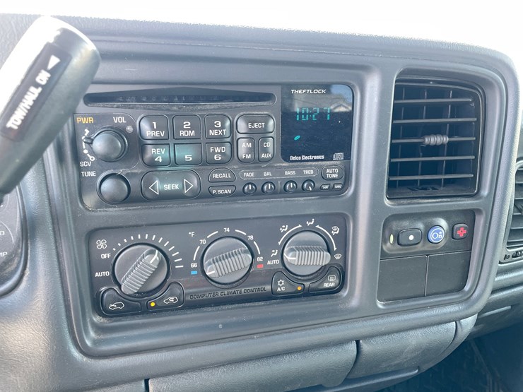 2002-chevrolet-avalanche-1500-image-17