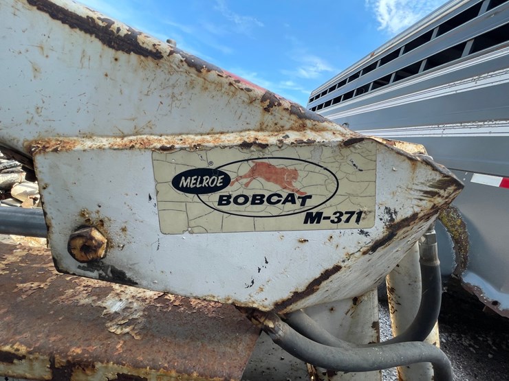 #2084-•-clark-m371-skid-loader-shell-image-14