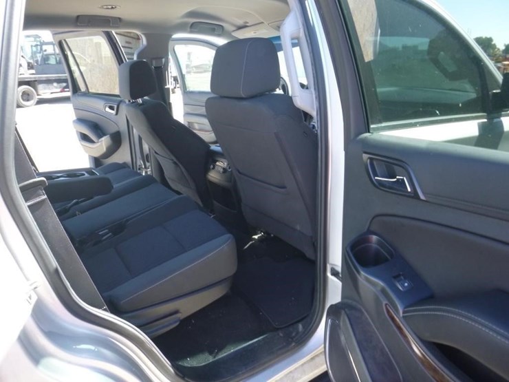 2018-chevrolet-tahoe-image-8