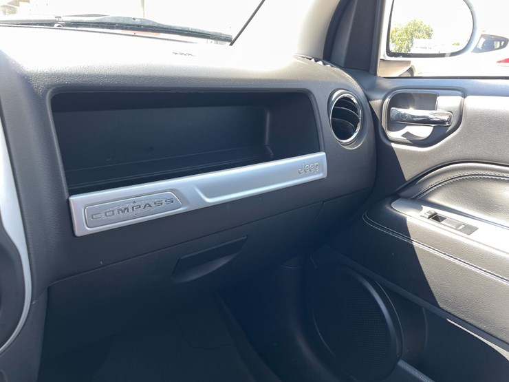 2016-jeep-compass-image-23