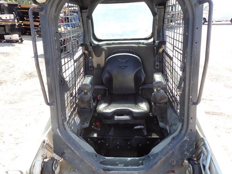2019-bobcat-t450-image-19