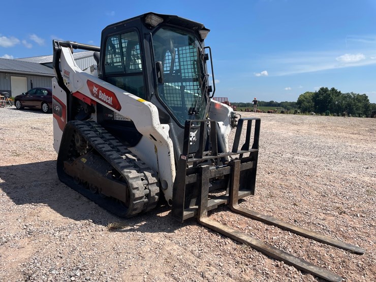 2020-bobcat-t64-image-3