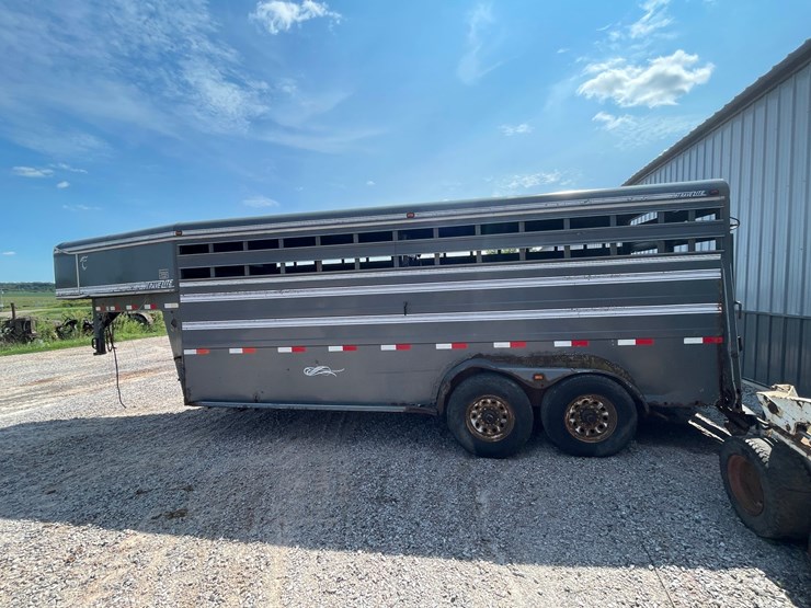 #2081-•-travelite-18'-gooseneck-cattle-trailer-(no-title)-image-8