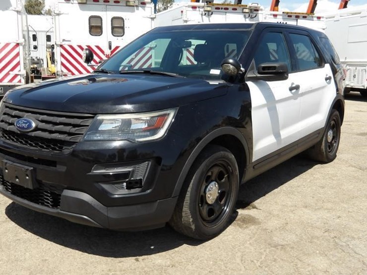 2019-ford-explorer-image-1