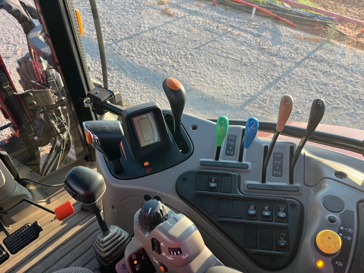 2022-case-ih-maxxum-125-image-23