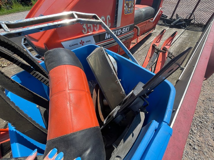 #2498-•-moto-ski-capri-399-vintage-snowmobile-image-10