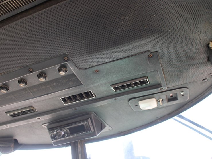 john-deere-8440-image-41