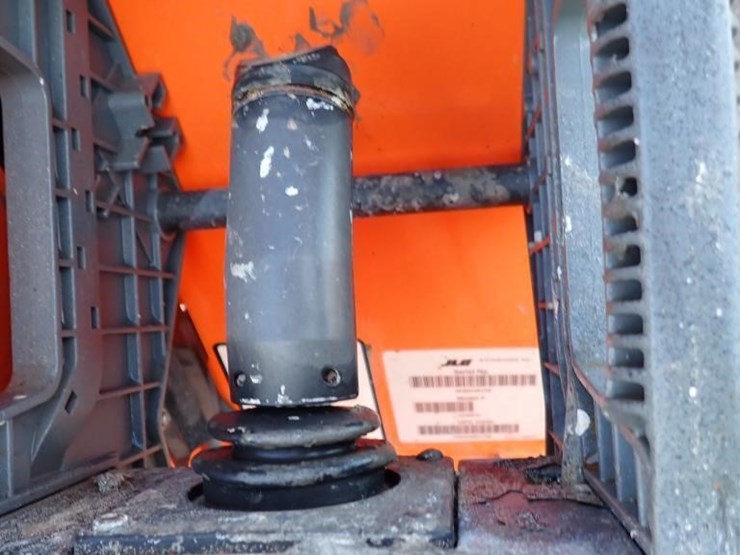 2015-jlg-1230es-image-11
