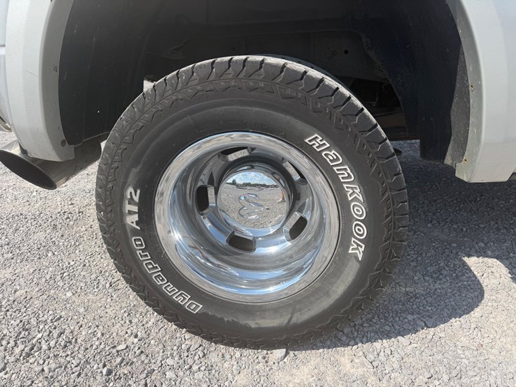 2011-dodge-ram-3500-image-10