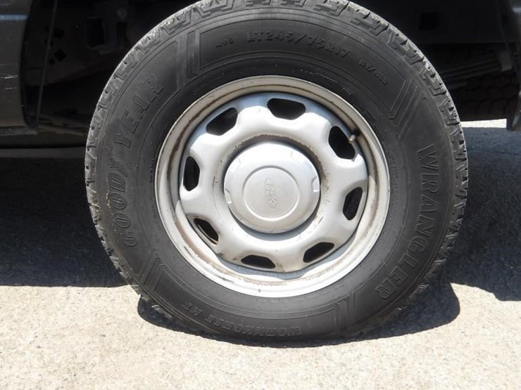 2014-ford-f150-xl-image-5
