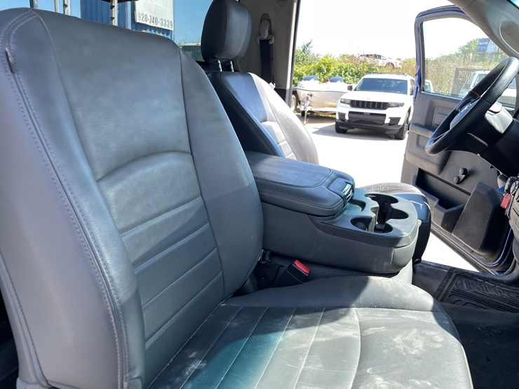 2015-dodge-ram-1500-image-34