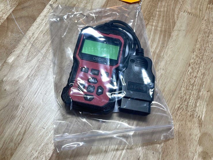 #8598-•-car-obd2-scanner-(cw)-image-1