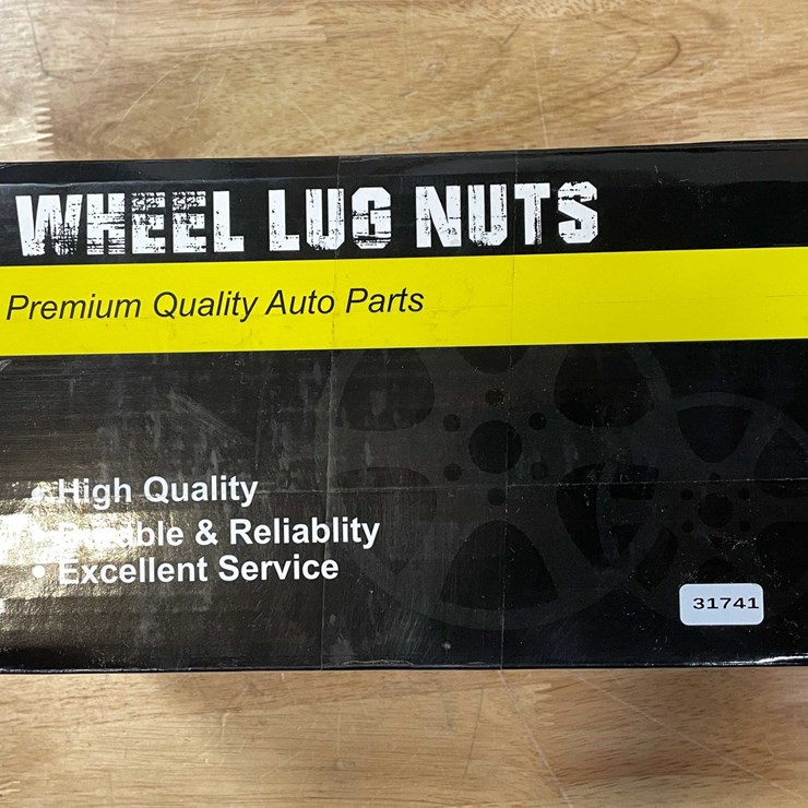 #8560 • Set of 32 Spike Lug Nuts (PR13)