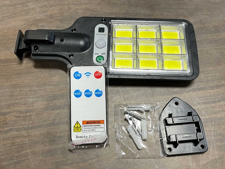 #8582-•-solar-powered-street-lamp-(cw)-image-1