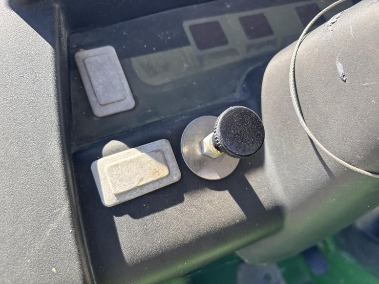 2006-john-deere-gator-image-13