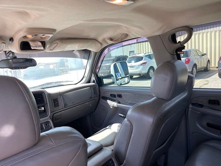 2003-chevrolet-silverado-3500-image-30