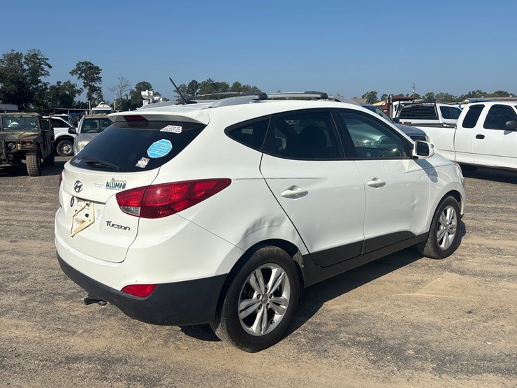 2012-hyundai-tucson-image-3