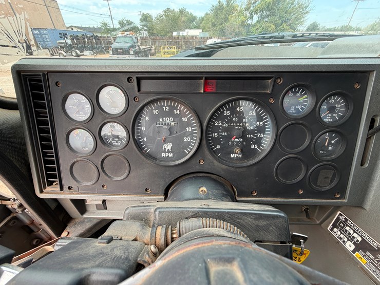 1992-mack-ch613-image-16