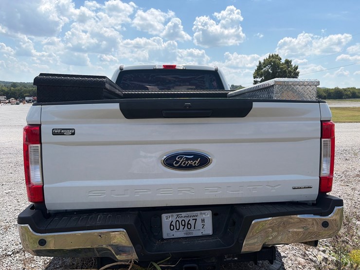 2019-ford-f250-xl-image-6
