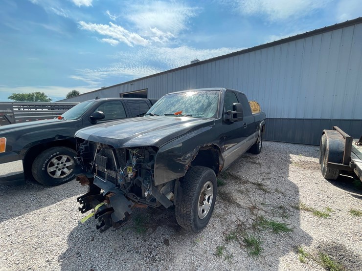 2003-chevrolet-2500-image-1