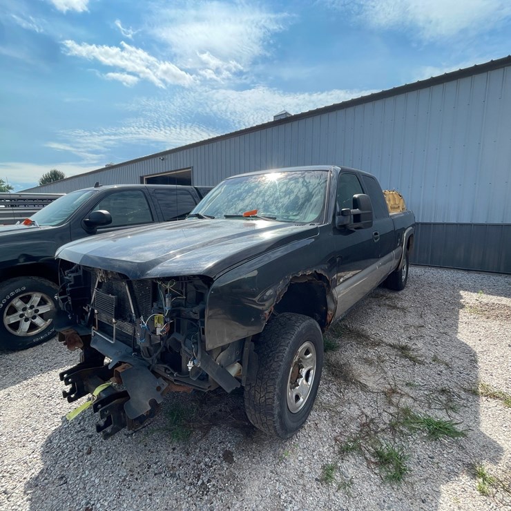 2003 CHEVROLET 2500