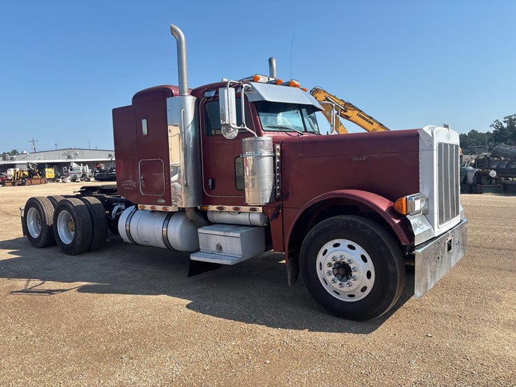 2005-peterbilt-379-image-2