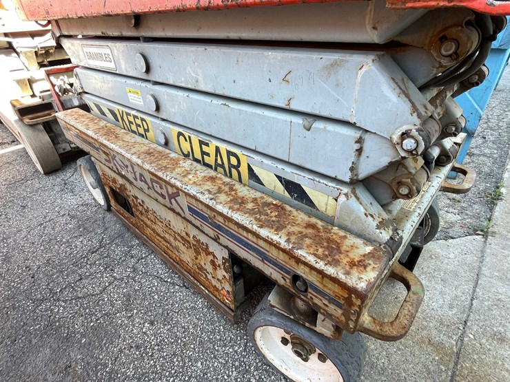 #1623-•-skyjack-3219-scissor-lift-(03)-image-10