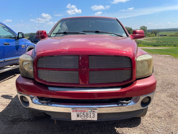#1134-•-2006-dodge-ram-mega-cab-pickup-truck-(has-wi-title)-image-2