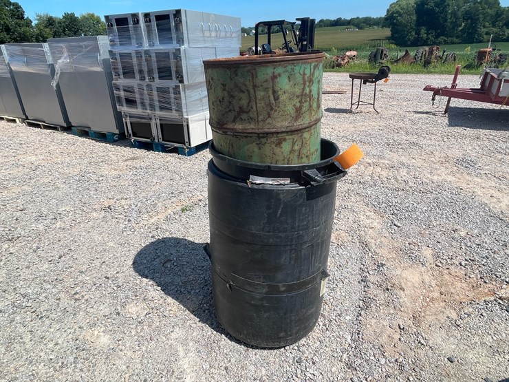 #2504-•-various-barrels-and-air-hose-image-2