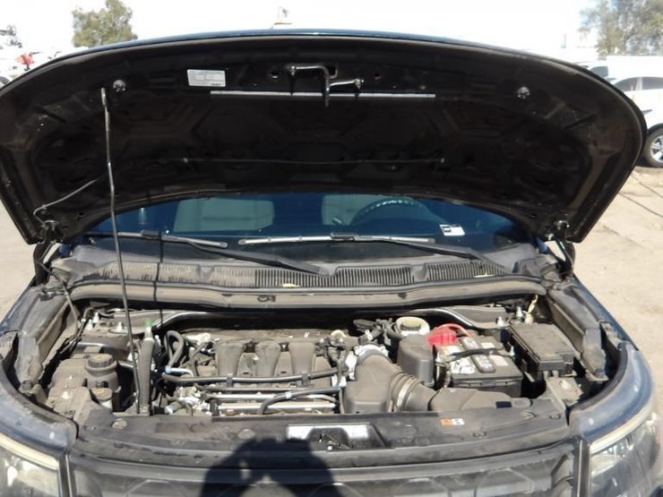 2019-ford-explorer-image-9