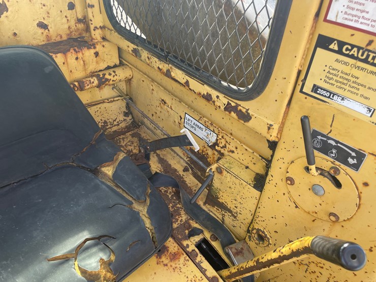new-holland-l785-image-47