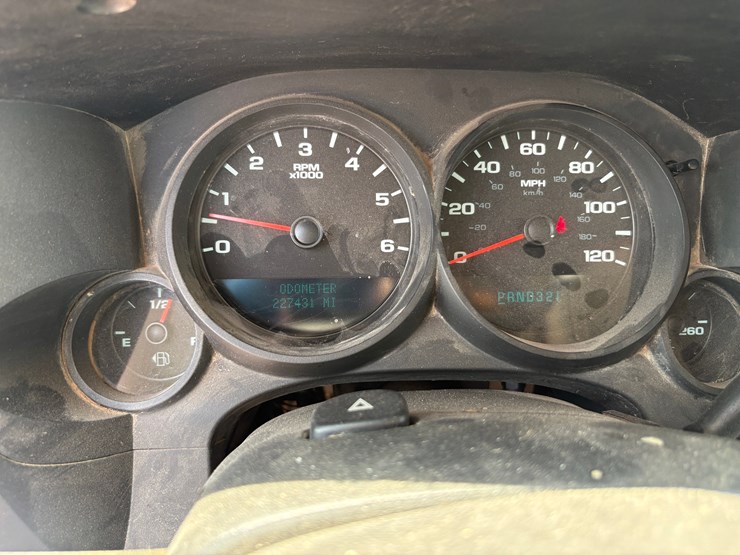 2010-gmc-sierra-1500-image-10